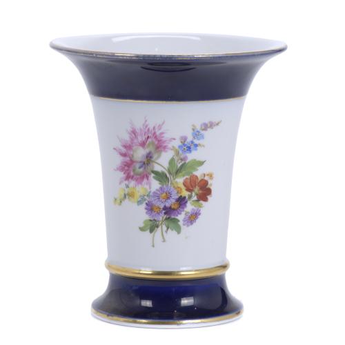 MEISSEN. VASO JARRÓN, CIRCA 1940.