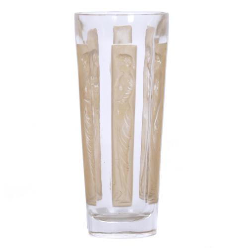 MANUFACTURA LALIQUE.   VASO MODELO "SIX FIGURINES", SEGUNDA