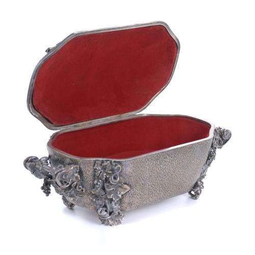 SILVER TABLE BOX, SECOND HALF OF THE 20TH CENTURY.