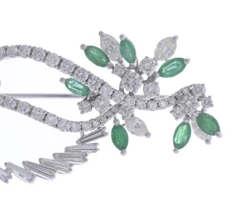 DIAMONDS AND EMERALDS BROOCH, 1970&#39;S.