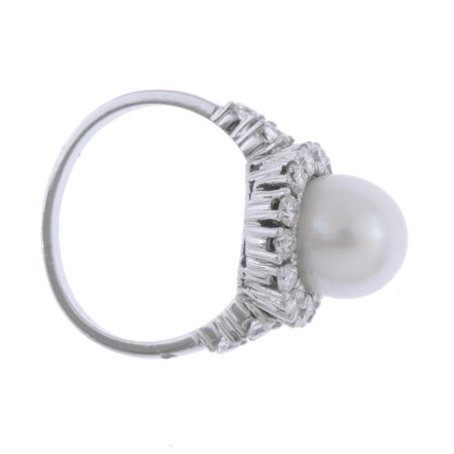 ROSETTE RING WITH PEARL AND DIAMONDS