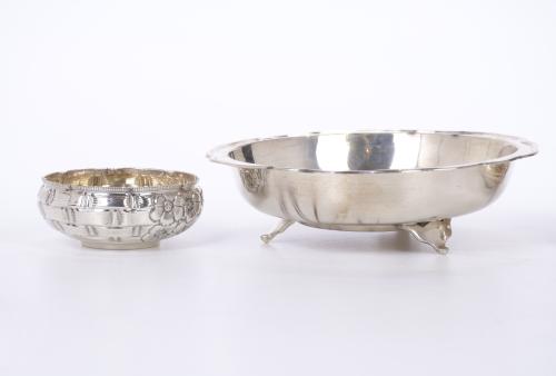 SET OF LEGUMES TRAY AND BOWLS IN SILVER, 20TH CENTURY.