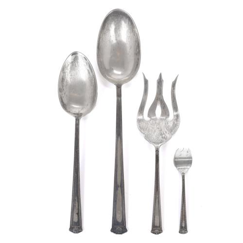 SET OF FOUR SERVING ITEMS.