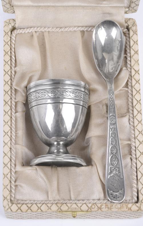 CHRISTOFLE. EGG-CUP AND SPOON SET IN SILVER, CIRCA 1930 - 1