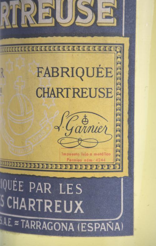 CHARTREUSE.  YELLOW LIQUOR BOTTLE, 1959 - 1965.