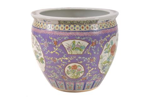 CHINESE PORCELAIN PLANTER, 20TH CENTURY.