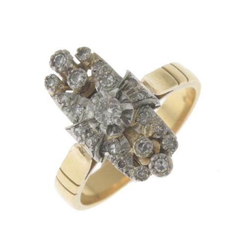 ART DECO SHUTTLE RING WITH DIAMONDS