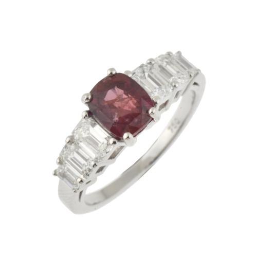 Ring with ruby and diamonds.