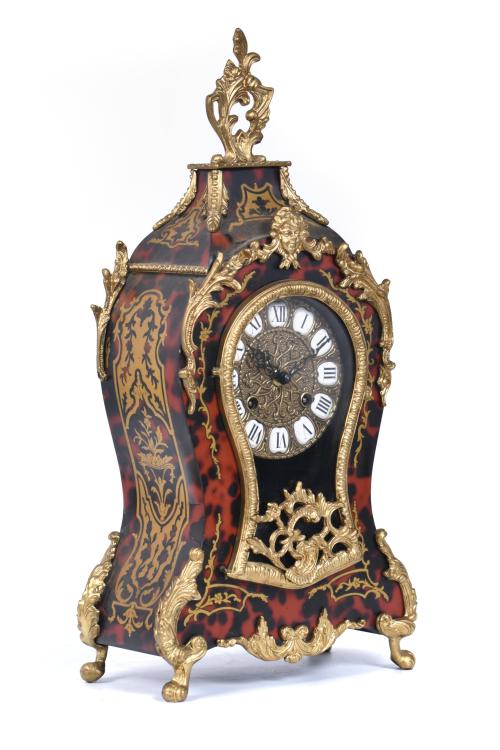 Reloj de sobremesa estilo Napoleón III, siglo XX. 