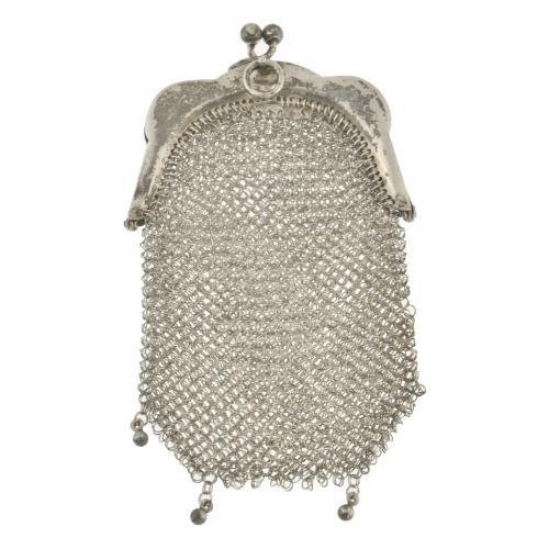 Small silver mesh purse, early 20th century.