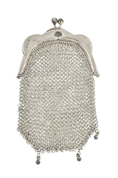 Small silver mesh purse, early 20th century.