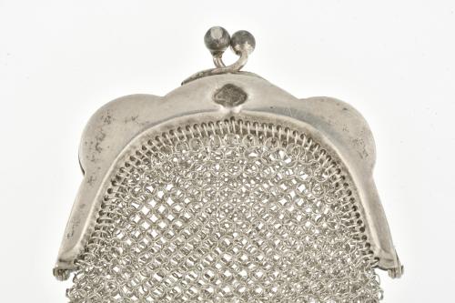 Small silver mesh purse, early 20th century.