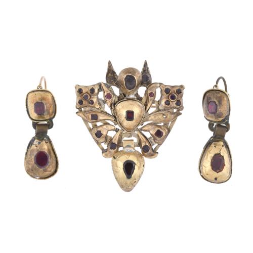 Brooch and earrings set, 19th century.