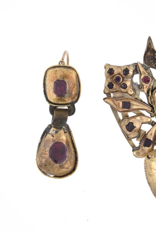 Brooch and earrings set, 19th century.