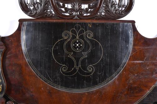 Elizabethan bed, 19th century.