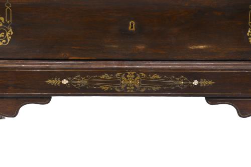 Pair of Elizabethan chests of drawers, 19th century.