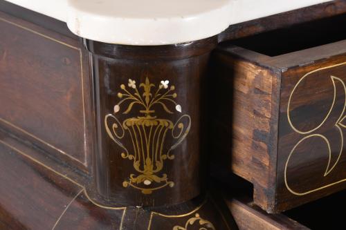 Pair of Elizabethan chests of drawers, 19th century.