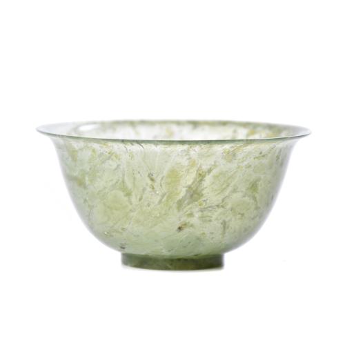 Small Chinese nephrite jade bowl, late 19th - early 20th century.