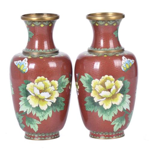 PAIR OF CHINESE VASES, 20TH CENTURY.