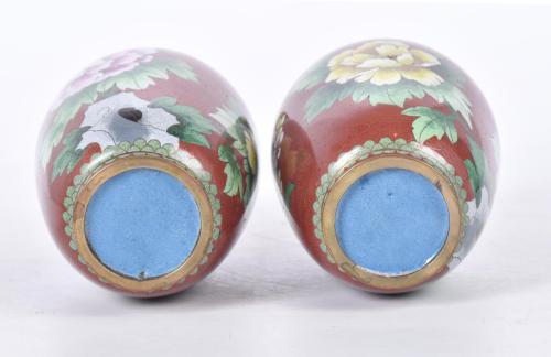 PAIR OF CHINESE VASES, 20TH CENTURY.