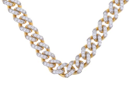 Links chain necklace with zircons.