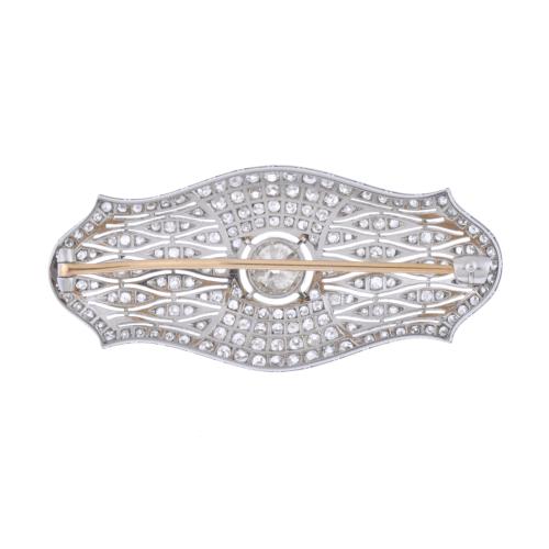 &#39;Noucentista&#39; diamonds brooch.