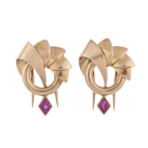 Two gold and rubies brooches, circa 1940