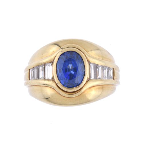 Sapphire and diamonds ring.