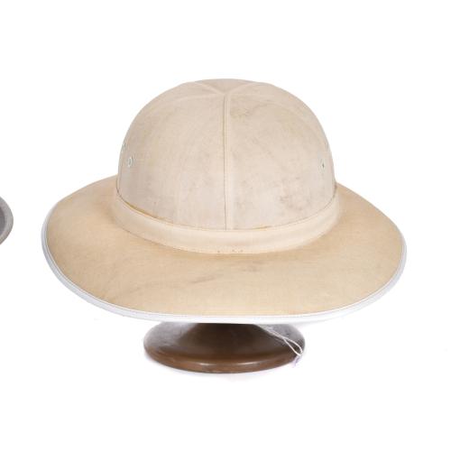 Conjunto de dos sombreros de caballero, siglo XX. 