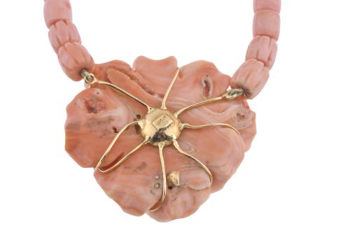 Floral necklace in angel skin coral and gold.