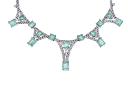 Emeralds and diamonds choker.