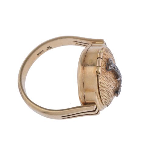 Signet ring-watch with diamonds.