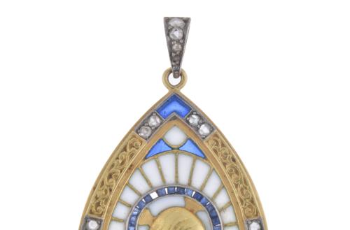 Pendant medal with image of Jesus Christ with child.