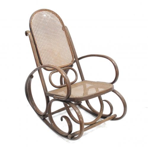 MECEDORA ESTILO THONET