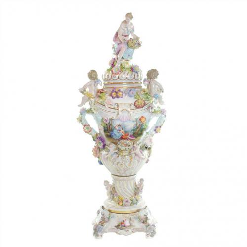 GRAN JARRÓN ORNAMENTAL DE PORCELANA DE DRESDEN, FINALES SIGLI XIX - PRINCIPIOS SIGLO XX.